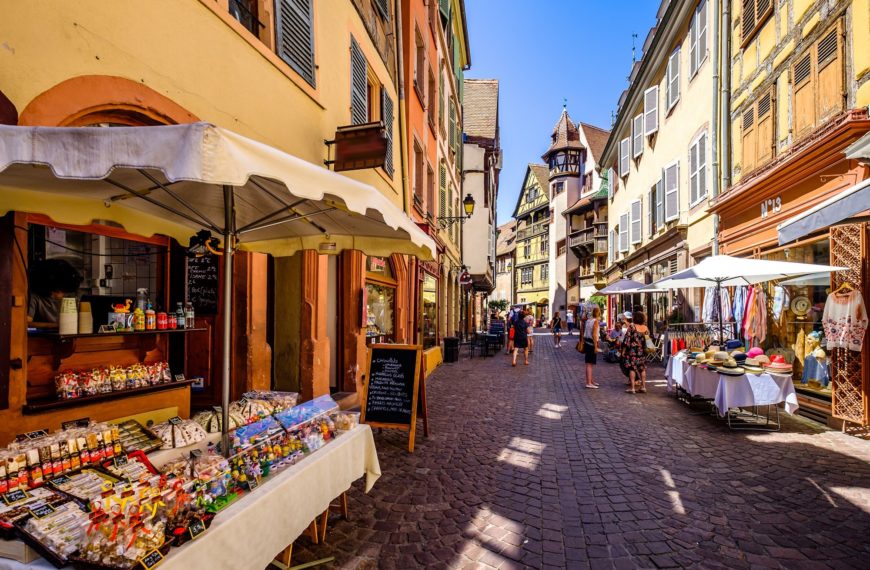 Comment mesure-t-on le poids économique du tourisme en France ?